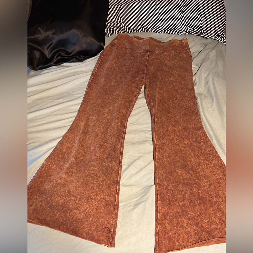 NWT unicorn tribe mineral wash dream flare legging size 2x